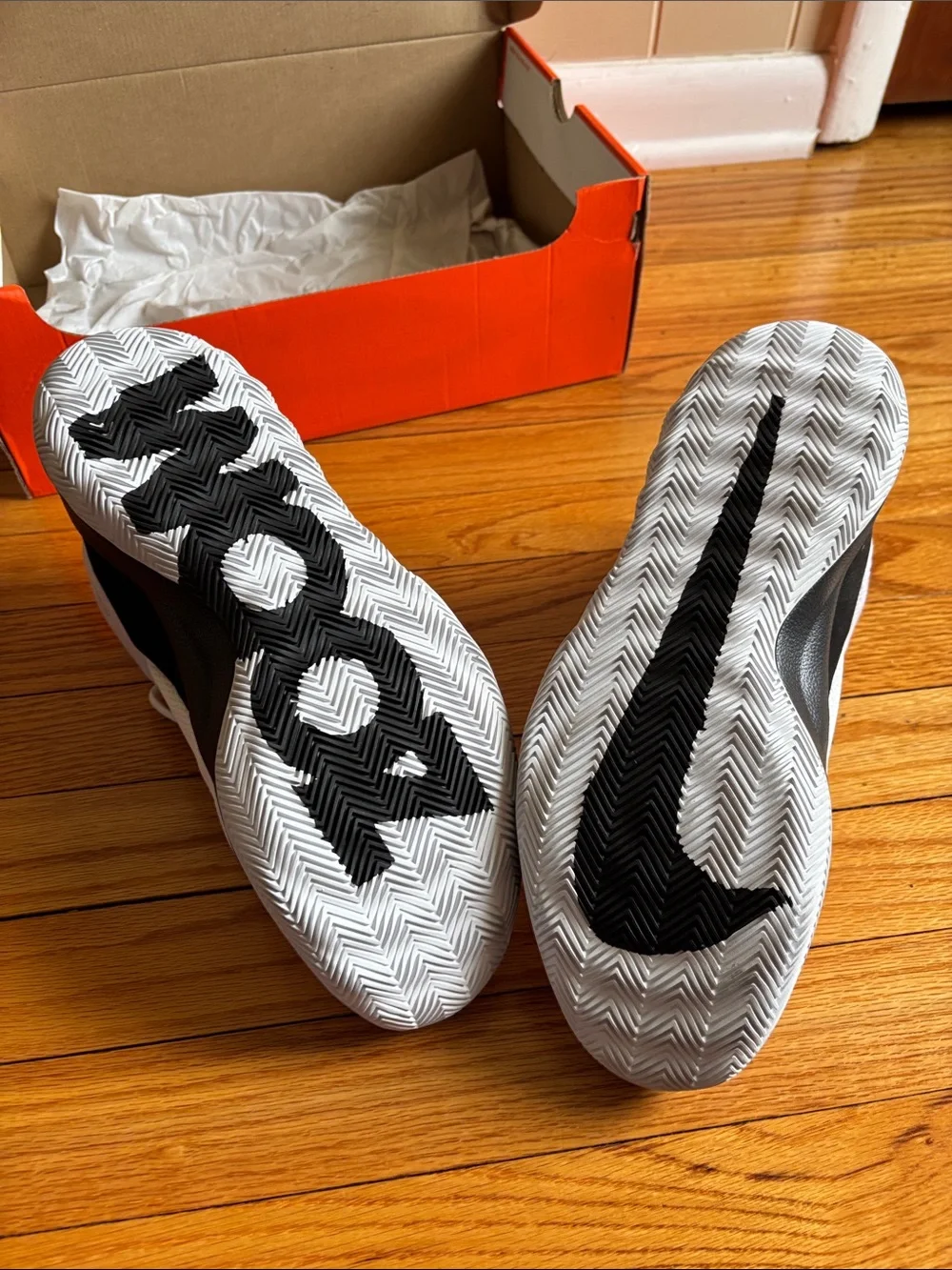 Nike White and Black Men's Athletic Zoom Trainers